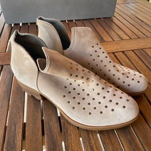 Sorel - Lolla Bootie - Studded - Taupe - Size 7